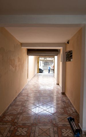 Casa à venda com 156m², 3 quartos e 5 vagas Casa à venda com 156m², 3 quartos e 5 vagasGaragem