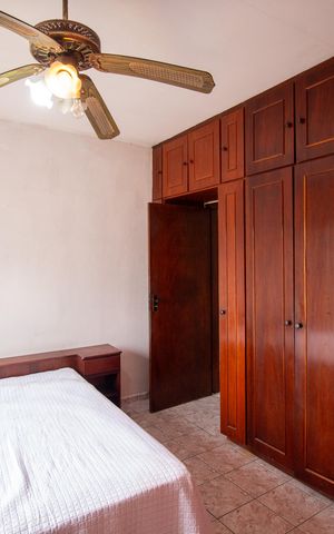 Casa à venda com 156m², 3 quartos e 5 vagas Casa à venda com 156m², 3 quartos e 5 vagasQuarto 3