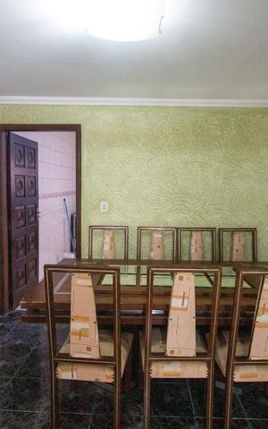 Casa à venda com 156m², 3 quartos e 5 vagas Casa à venda com 156m², 3 quartos e 5 vagasSala