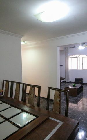 Casa à venda com 156m², 3 quartos e 5 vagas Casa à venda com 156m², 3 quartos e 5 vagasSala