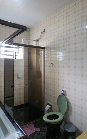 Casa à venda com 156m², 3 quartos e 5 vagas Casa à venda com 156m², 3 quartos e 5 vagasBanheiro Social