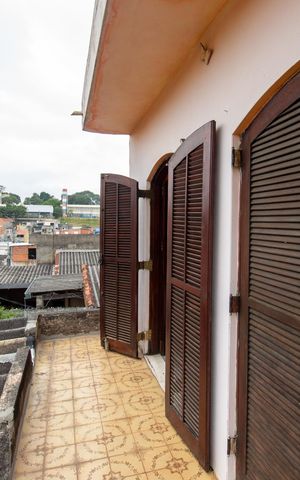Casa à venda com 156m², 3 quartos e 5 vagas Casa à venda com 156m², 3 quartos e 5 vagasSacada/Quarto 3
