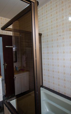 Casa à venda com 156m², 3 quartos e 5 vagas Casa à venda com 156m², 3 quartos e 5 vagasBanheiro Social