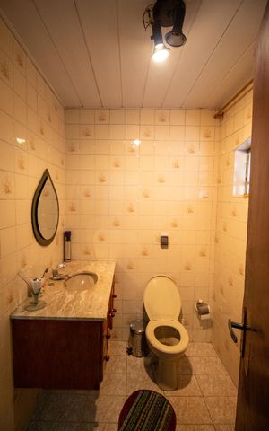 Casa à venda com 156m², 3 quartos e 5 vagas Casa à venda com 156m², 3 quartos e 5 vagasBanheiro de Serviço