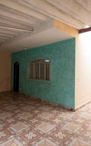 Casa à venda com 156m², 3 quartos e 5 vagas Casa à venda com 156m², 3 quartos e 5 vagasGaragem