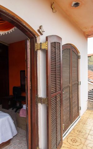 Casa à venda com 156m², 3 quartos e 5 vagas Casa à venda com 156m², 3 quartos e 5 vagasSacada/Quarto 3