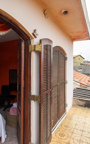 Casa à venda com 156m², 3 quartos e 5 vagas Casa à venda com 156m², 3 quartos e 5 vagasSacada/Quarto 3