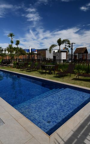 Casa de condomínio à venda com 230m², 3 quartos e 4 vagasÁrea comum - Piscina