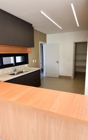 Casa de condomínio à venda com 230m², 3 quartos e 4 vagasCozinha