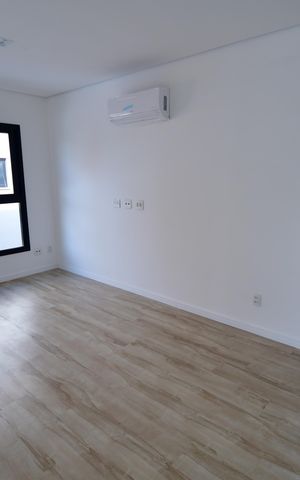 Casa de condomínio à venda com 230m², 3 quartos e 4 vagasSala 2