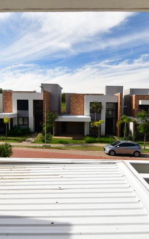 Casa de condomínio à venda com 230m², 3 quartos e 4 vagasVista da Suíte 3