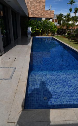 Casa de condomínio à venda com 230m², 3 quartos e 4 vagasÁrea comum - Piscina