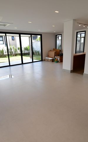 Casa de condomínio à venda com 230m², 3 quartos e 4 vagasSala