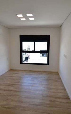 Casa de condomínio à venda com 230m², 3 quartos e 4 vagas Suíte