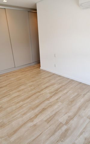 Casa de condomínio à venda com 230m², 3 quartos e 4 vagas Suíte