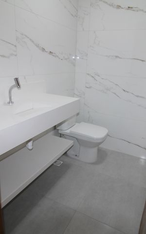 Casa à venda com 185m², 3 quartos e 2 vagasBanheiro