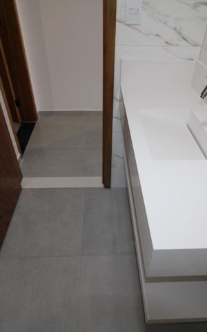 Casa à venda com 185m², 3 quartos e 2 vagasBanheiro