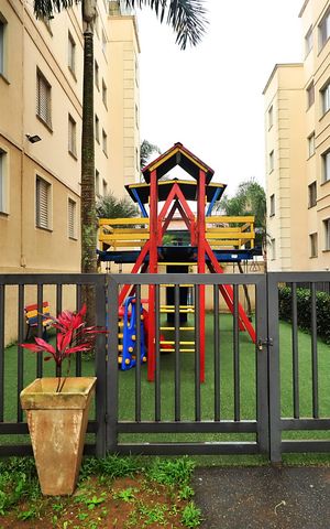 Apartamento para alugar com 46m², 2 quartos e 1 vaga Apartamento para alugar com 46m², 2 quartos e 1 vagaÁrea comum - Playground