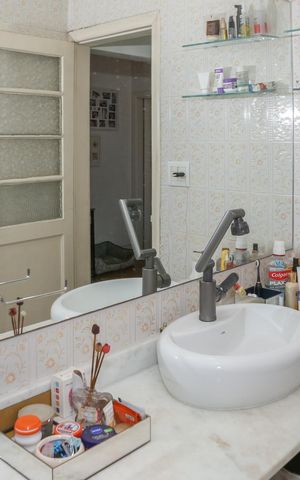 Casa à venda com 260m², 3 quartos e 3 vagas Casa à venda com 260m², 3 quartos e 3 vagasBanheiro