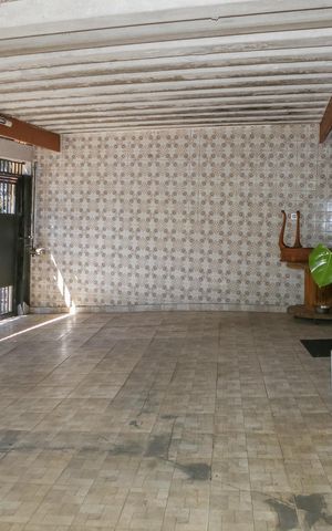 Casa à venda com 260m², 3 quartos e 3 vagas Casa à venda com 260m², 3 quartos e 3 vagasÁrea comum
