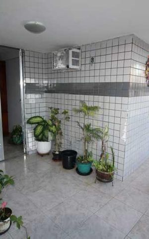 Casa à venda com 258m², 4 quartos e 4 vagas