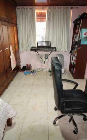 Casa à venda com 258m², 4 quartos e 4 vagas