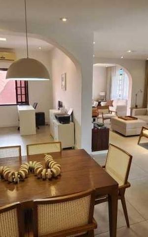 Casa à venda com 384m², 4 quartos e 3 vagas