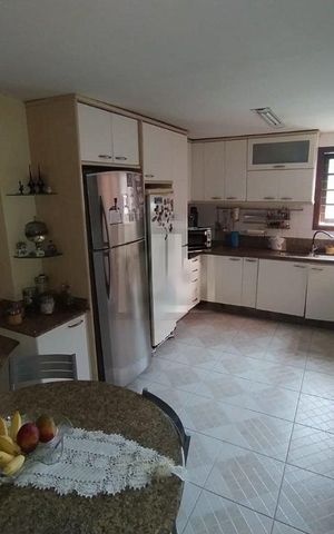Casa à venda com 378m², 4 quartos e 4 vagas