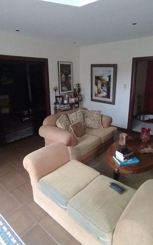 Casa à venda com 378m², 4 quartos e 4 vagas