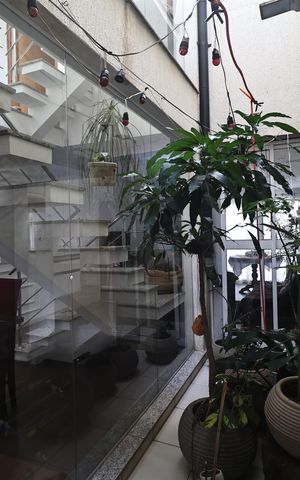 Casa à venda com 300m², 4 quartos e 3 vagasjardim de inverno