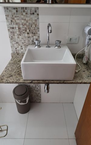 Casa à venda com 300m², 4 quartos e 3 vagasBanheiro da Suíte 2