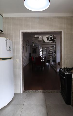 Casa à venda com 300m², 4 quartos e 3 vagasCozinha