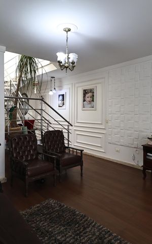 Casa à venda com 300m², 4 quartos e 3 vagasSala