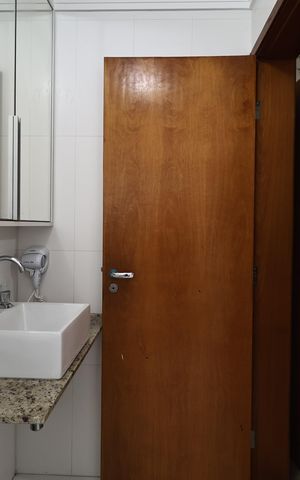 Casa à venda com 300m², 4 quartos e 3 vagasBanheiro da Suíte 2