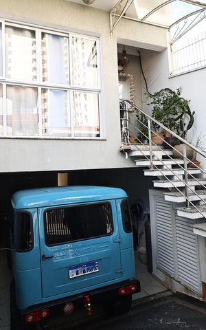 Casa à venda com 300m², 4 quartos e 3 vagasGaragem