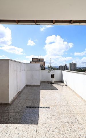 Casa à venda com 300m², 4 quartos e 3 vagasCobertura
