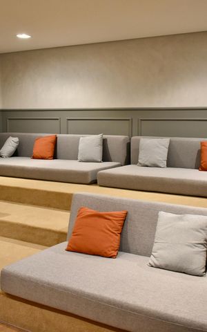Apartamento para alugar com 35m², 2 quartos e sem vaga Apartamento para alugar com 35m², 2 quartos e sem vagaÁrea comum - Cinema