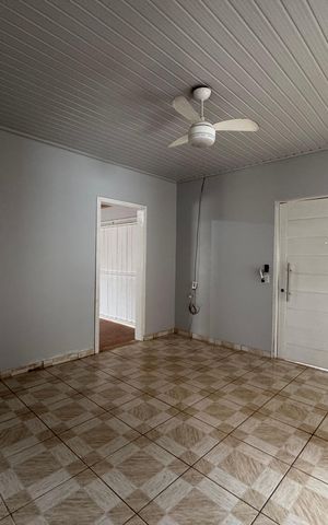 Casa à venda com 110m², 3 quartos e 2 vagas Casa à venda com 110m², 3 quartos e 2 vagasSala