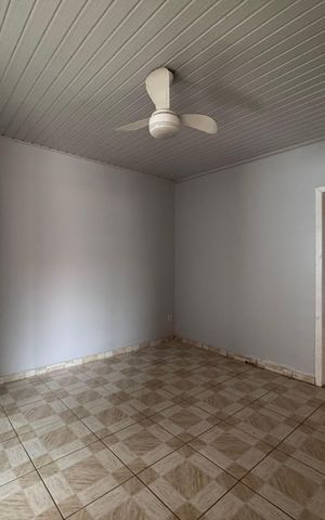 Casa à venda com 110m², 3 quartos e 2 vagas Casa à venda com 110m², 3 quartos e 2 vagasSala