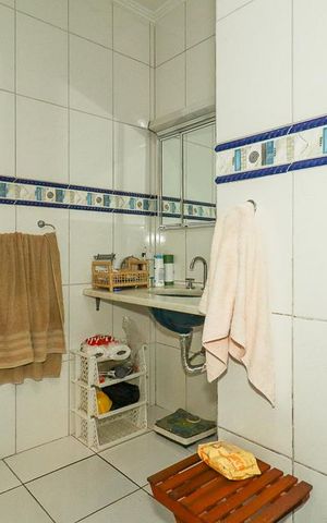 Casa à venda com 226m², 3 quartos e 2 vagasBanheiro da Suíte