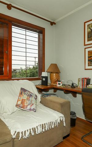 Casa à venda com 226m², 3 quartos e 2 vagasEscritório