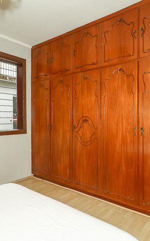 Casa à venda com 226m², 3 quartos e 2 vagasSuíte