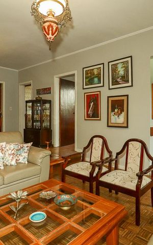 Casa à venda com 226m², 3 quartos e 2 vagasSala