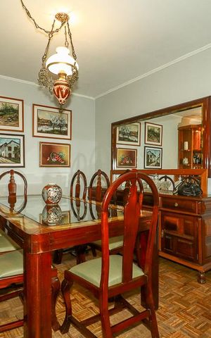 Casa à venda com 226m², 3 quartos e 2 vagasSala