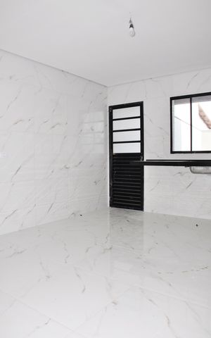 Casa à venda com 130m², 3 quartos e 2 vagas Casa à venda com 130m², 3 quartos e 2 vagasCozinha