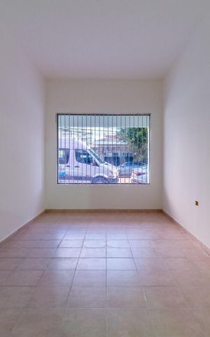 Casa à venda com 226m², 3 quartos e 1 vaga Casa à venda com 226m², 3 quartos e 1 vagaSala
