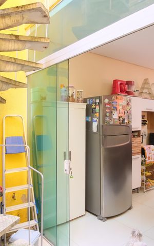 Casa à venda com 145m², 2 quartos e 2 vagasHall para escada da Área de Serviço