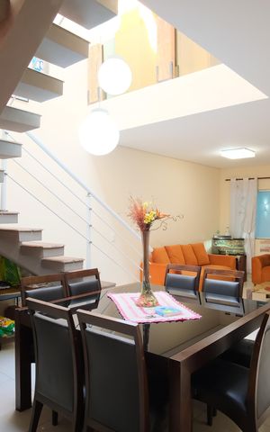 Casa à venda com 145m², 2 quartos e 2 vagasSala