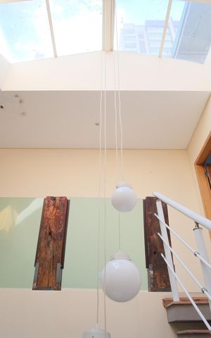 Casa à venda com 145m², 2 quartos e 2 vagasEscada