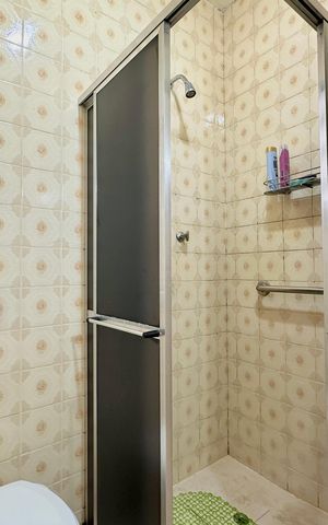 Apartamento à venda com 213m², 4 quartos e 1 vaga Apartamento à venda com 213m², 4 quartos e 1 vagaBanheiro 2